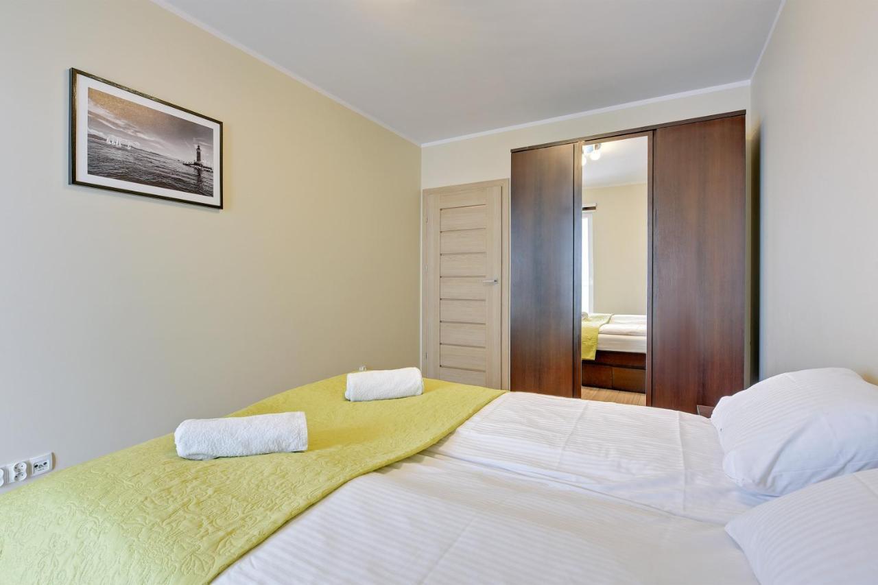 Beautiful Seaside View - 4 Oceans Premium Apartament *