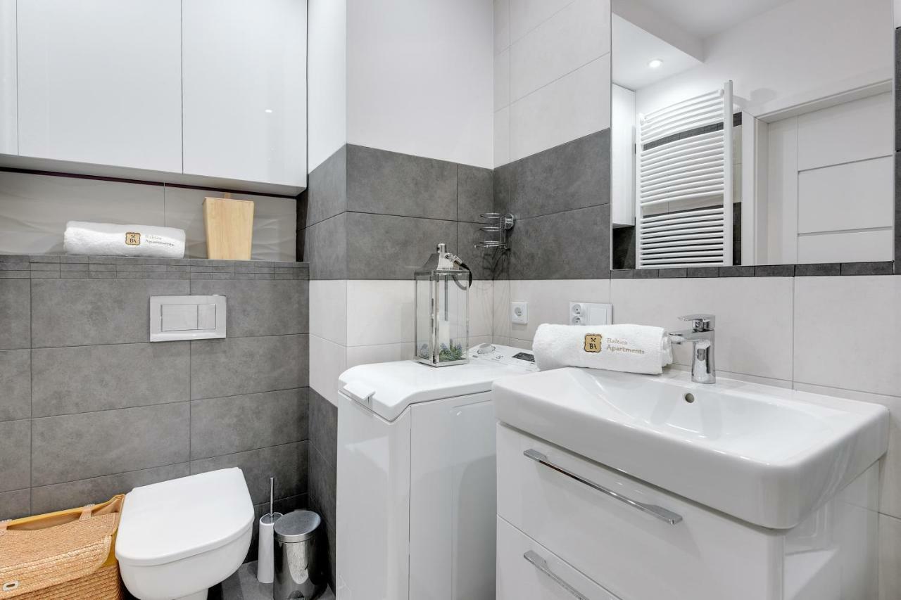 Apartament Beautiful Seaside View - 4 Oceans Premium *
